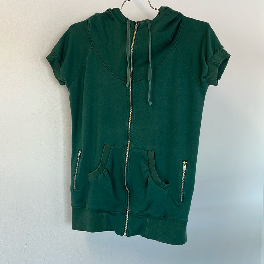 Yari Clothing Zip-up Short-sleeved Hoodie